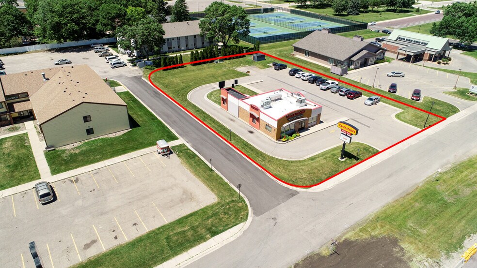 More Photos Of 1401 State St N, Waseca Freestanding For Lease
