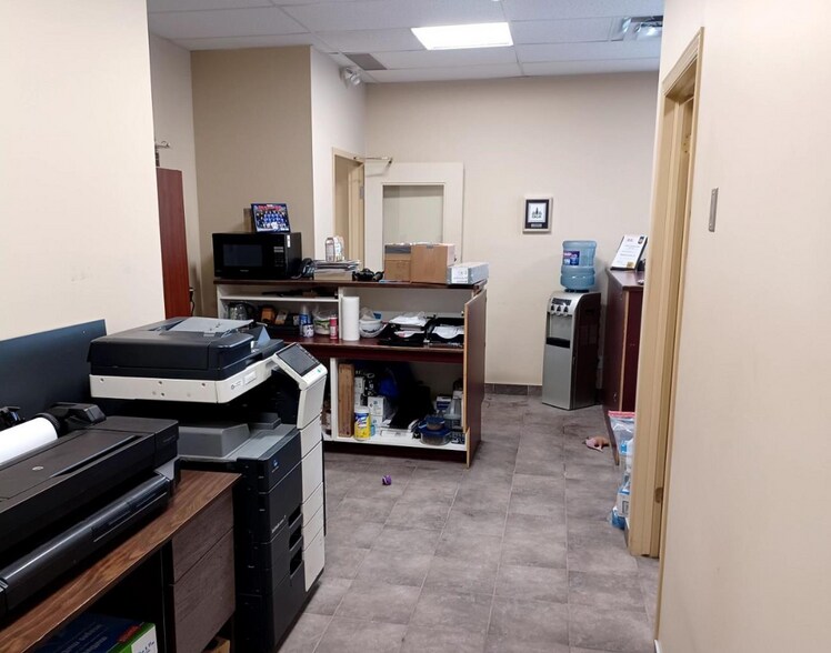 More Photos Of 1466 Lagan Way, Ottawa Light Distribution For Sale