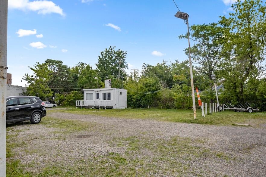 More Photos Of 14760 Gratiot Ave, Detroit Specialty For Sale