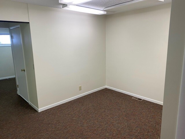 More Photos Of 228 Seventh St, Frankfort Office For Lease