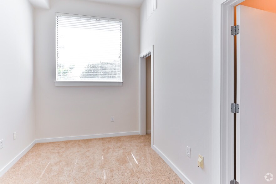 More Photos Of 810 E 7th St, Charlotte Apartments For Lease