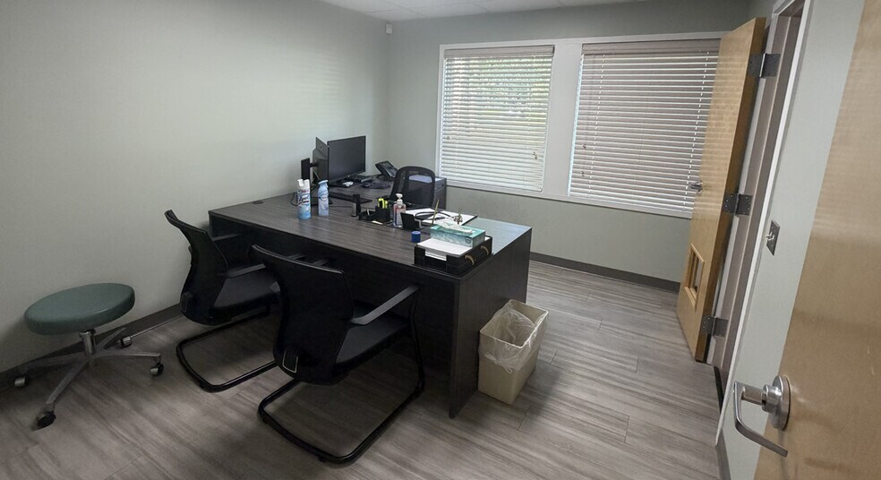 More Photos Of 776 E 3rd Ave, Roselle Medical For Lease