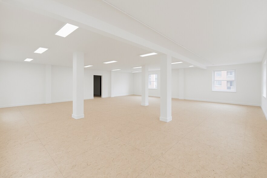 More Photos Of 10-14 Mccaul St, Toronto Office For Sale