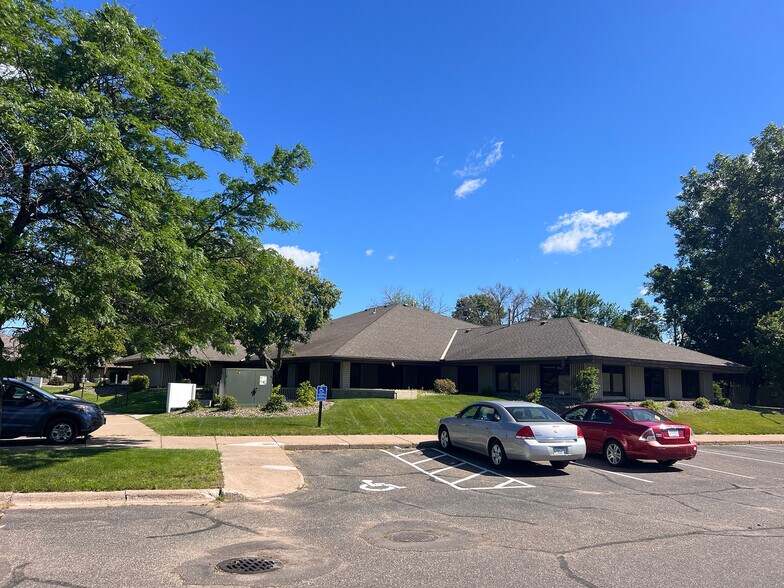 More Photos Of 6800 78th Ave N, Brooklyn Park Office For Lease
