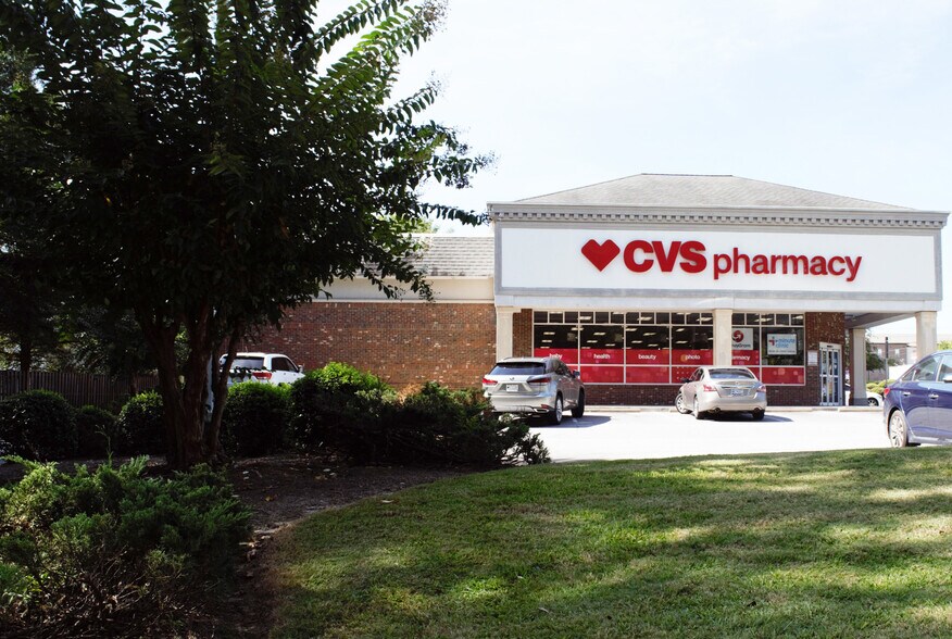 More Photos Of 224 E Butler Rd, Mauldin Drugstore For Sale