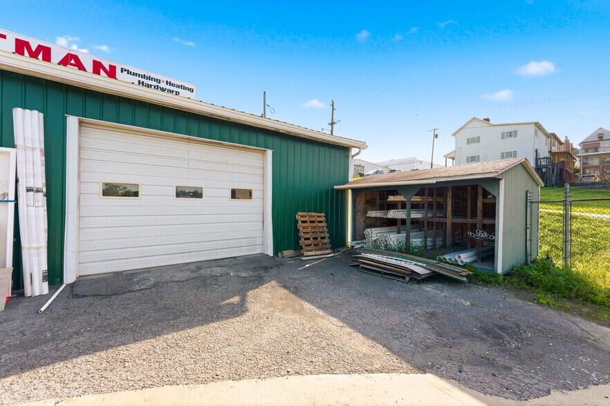 More Photos Of 534 Virginia Ave, Fairmont Freestanding For Sale