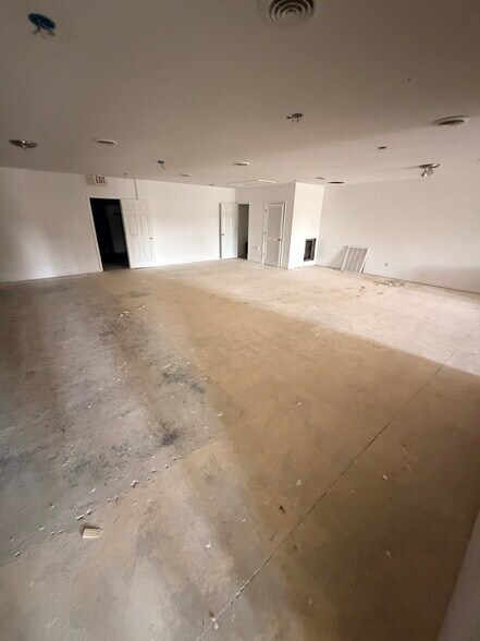 More Photos Of 8505 Hixson Pike, Hixson Freestanding For Lease