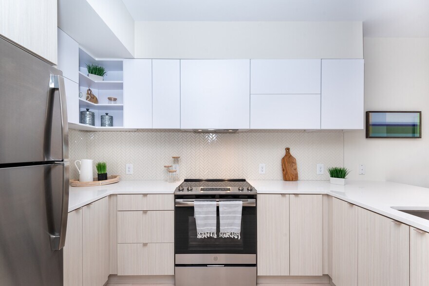 More Photos Of 39 Trotter Rd, Weymouth Apartments For Lease