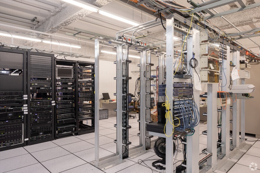 More Photos Of 750 W Hampden Ave, Englewood Unknown For Lease