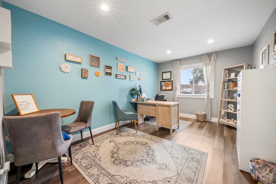 More Photos Of 20103 Aldine Westfield Rd, Humble Office For Sale