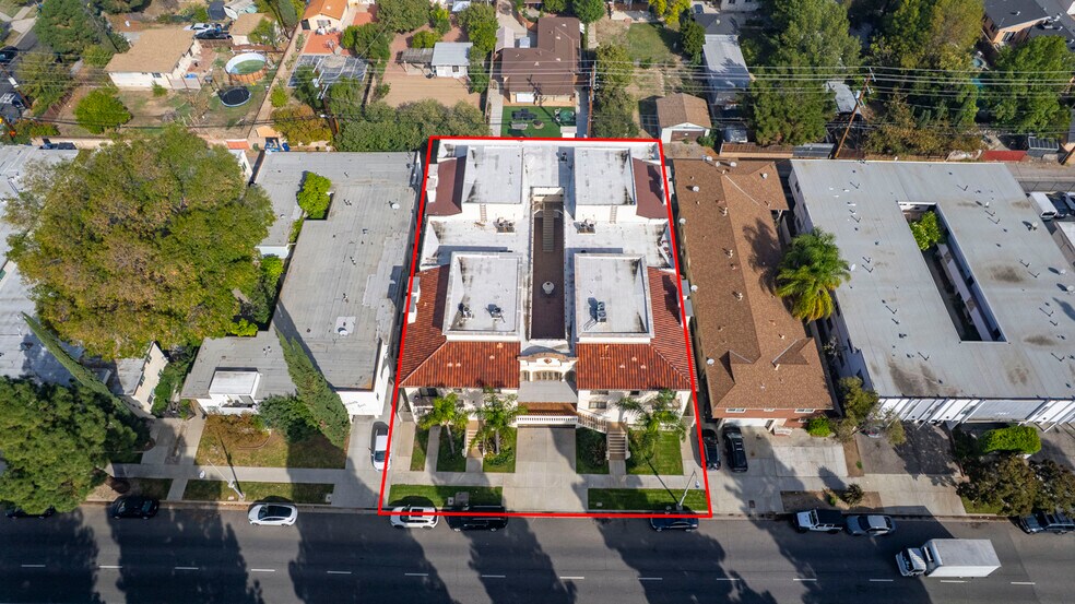 More Photos Of 17115 Chatsworth St, Granada Hills Apartments For Sale