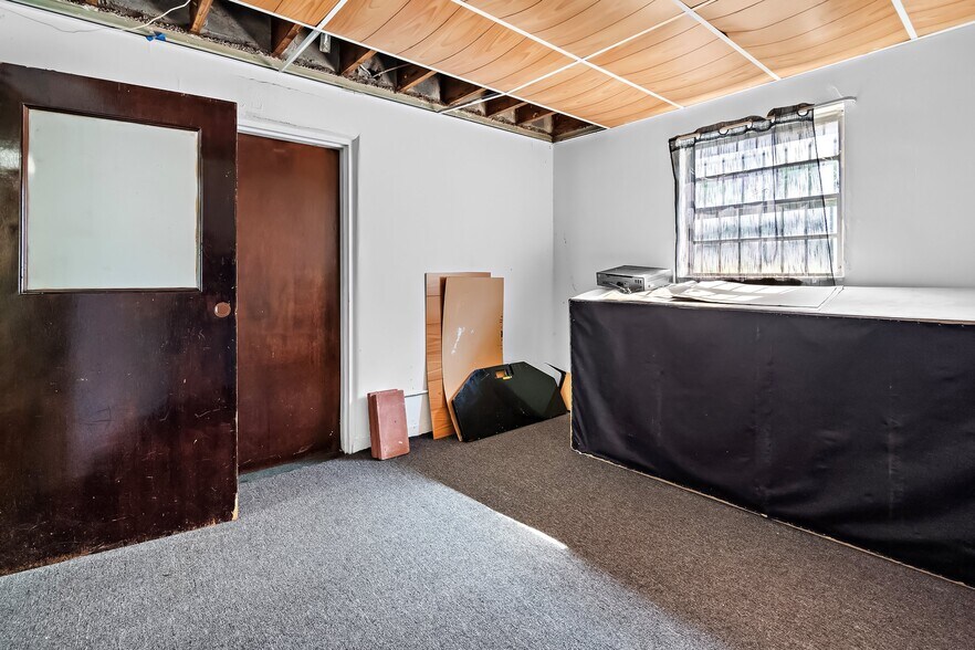 More Photos Of 14 S State St, Hackensack Office For Sale