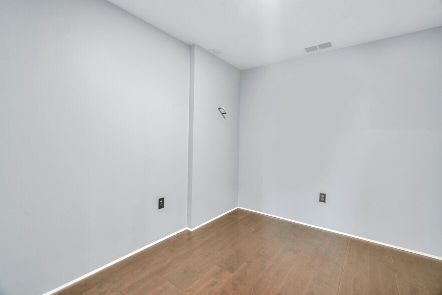 More Photos Of 4809 Augusta Rd, Savannah Storefront Retail Office For Sale