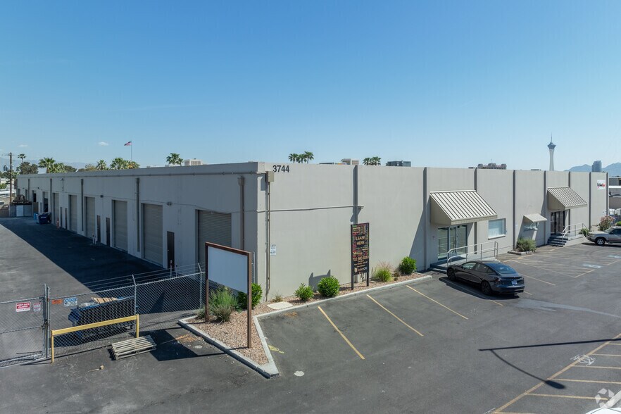 More Photos Of 3744 Meade Ave, Las Vegas Warehouse For Lease