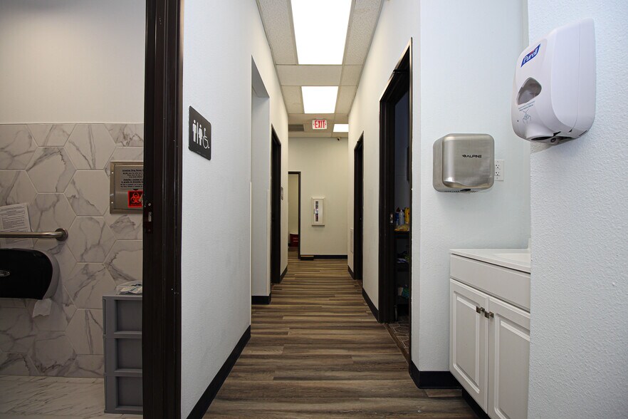 More Photos Of 1661 Eastchase Pkwy, Fort Worth Medical For Lease