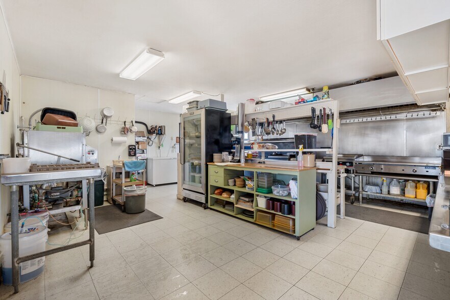 More Photos Of 28534 U.S. 18, Mc Gregor General Retail For Sale