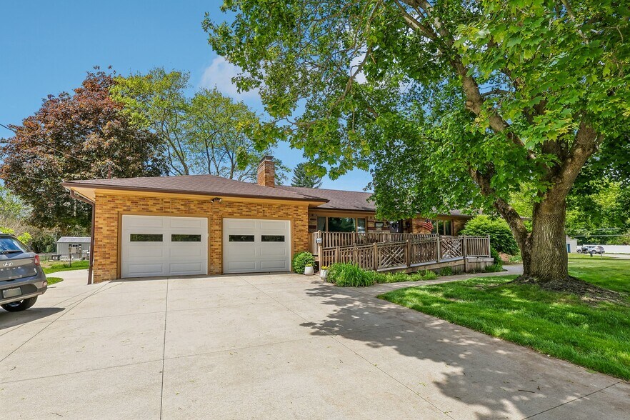 More Photos Of 836 Jacoby Rd, Copley Healthcare For Sale