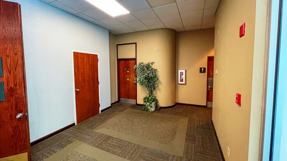 More Photos Of 12751 S Cleveland Ave, Fort Myers Medical For Lease