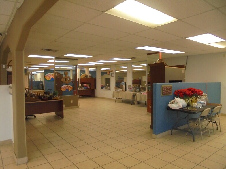 More Photos Of 132 E Hobsonway, Blythe Office For Sale