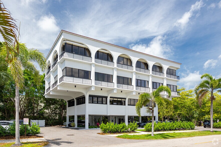 More Photos Of 700 11th St S, Naples Office For Sale