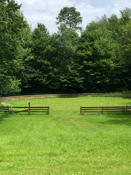 More Photos Of 1316 Pit Rd, Java Center Specialty For Sale