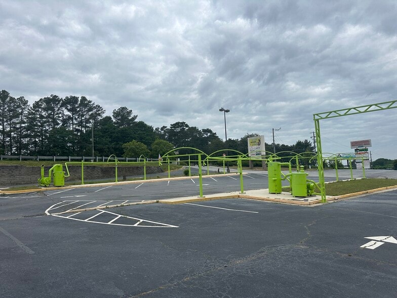 More Photos Of 4150 Jonesboro Rd, Forest Park Freestanding For Lease