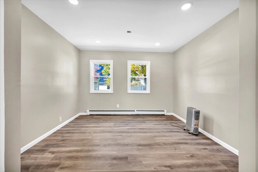 More Photos Of 121 Hillview Ave, Waterbury Apartments For Sale