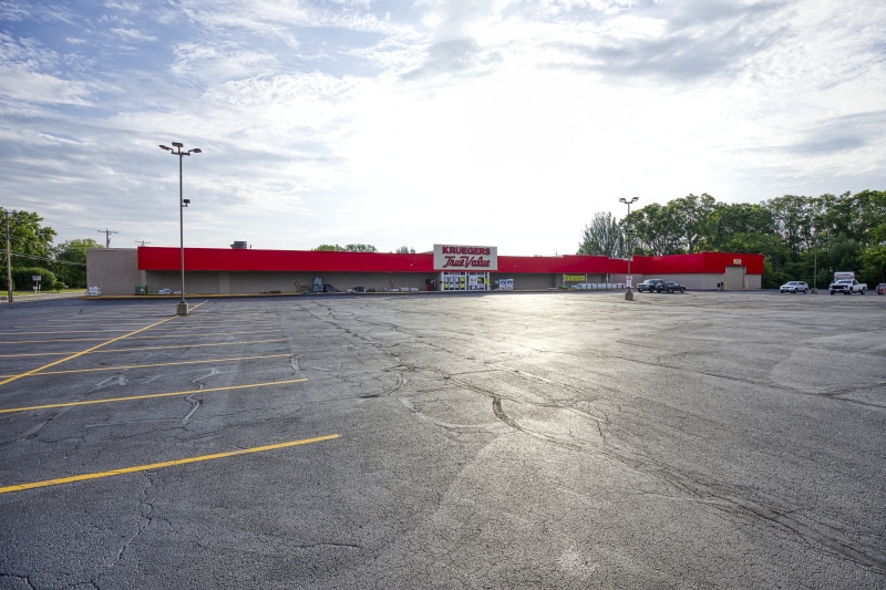 More Photos Of 999 W Winneconne Ave, Neenah Freestanding For Lease