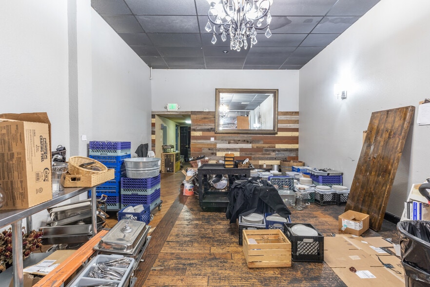 More Photos Of 835-837 Texas St, Fairfield Storefront For Lease