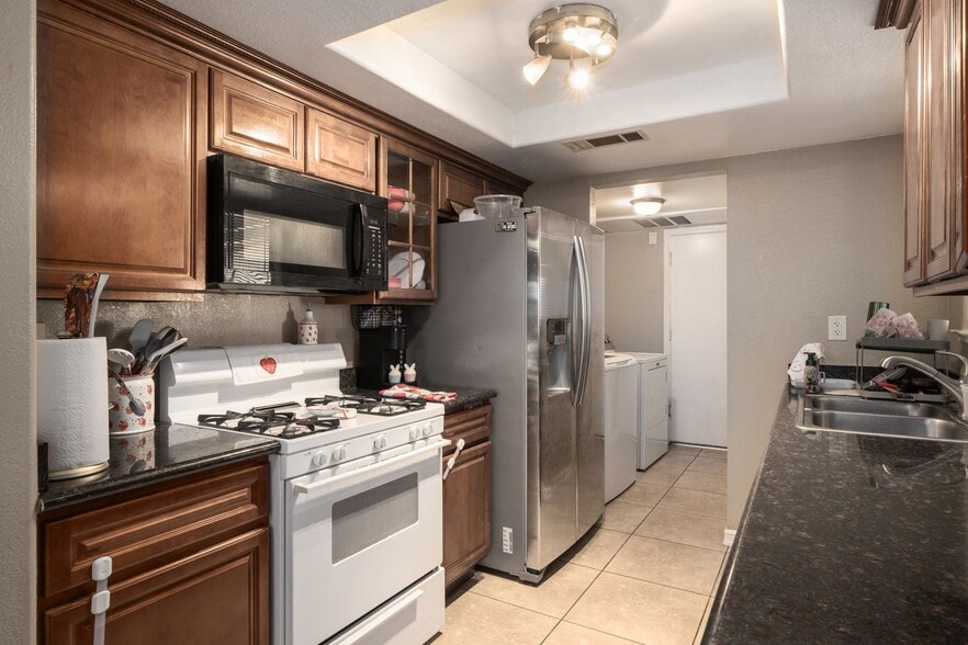 More Photos Of 4308 E Woodward Ave, Fresno Apartments For Sale