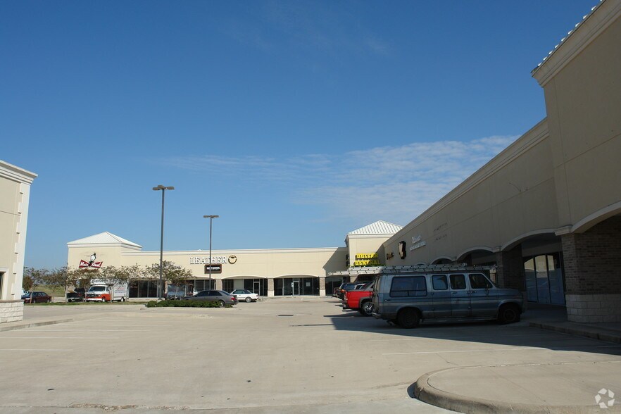 More Photos Of 16305 Westheimer Rd, Houston Unknown For Lease