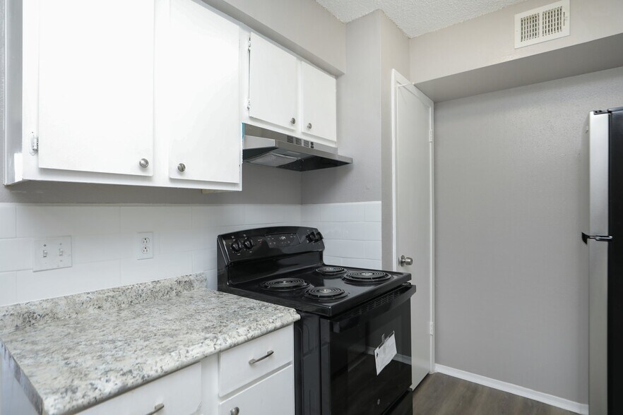 More Photos Of 2910 Old Lane City Rd, Wharton Apartments For Sale