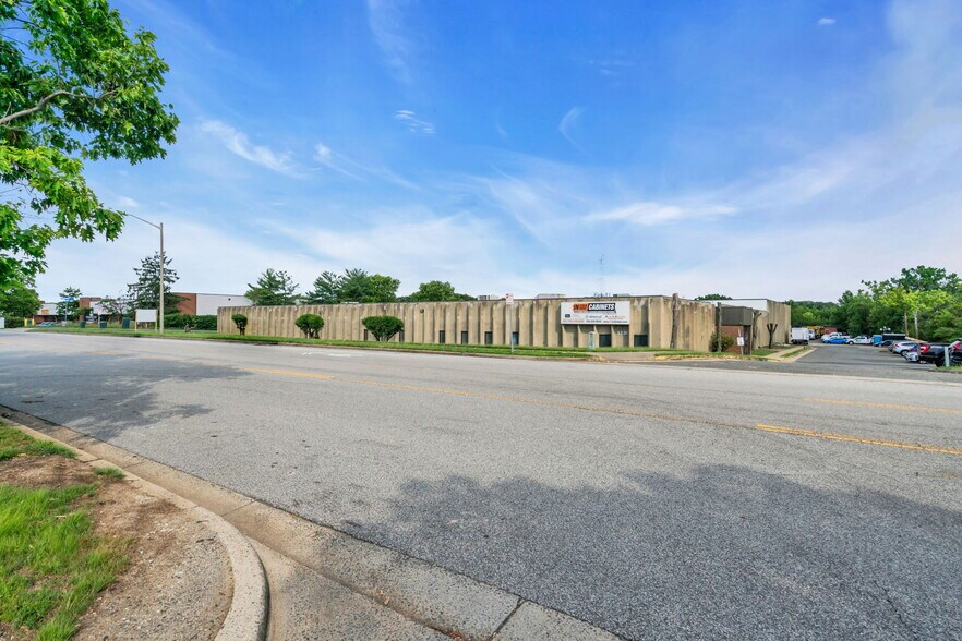 More Photos Of 5731 General Washington Dr, Alexandria Distribution For Sale