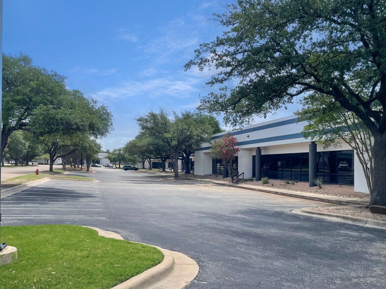 More Photos Of 1901 W Braker Ln, Austin Unknown For Lease