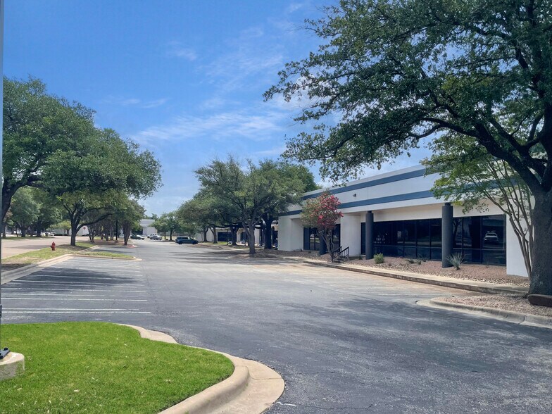 More Photos Of 1901 W Braker Ln, Austin Unknown For Lease