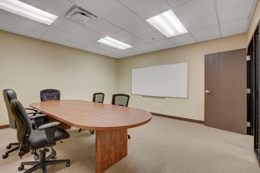 More Photos Of 9900 Covington Cross Dr, Las Vegas Office For Lease