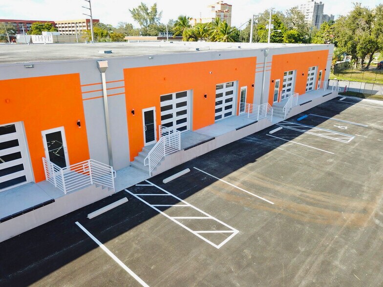 More Photos Of 300 NE 75th St, Miami Flex For Sale