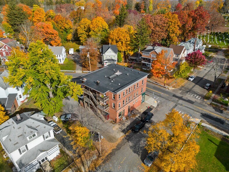 More Photos Of 226-228 Sargeant St, Holyoke Storefront For Lease