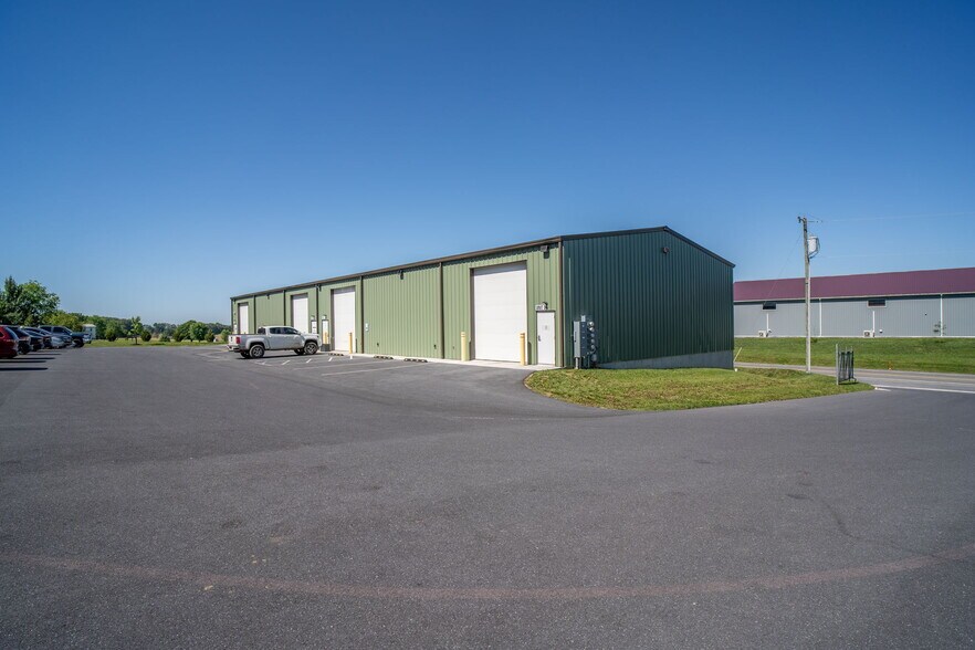 More Photos Of 1571 Pleasants Dr, Mount Crawford Warehouse For Lease