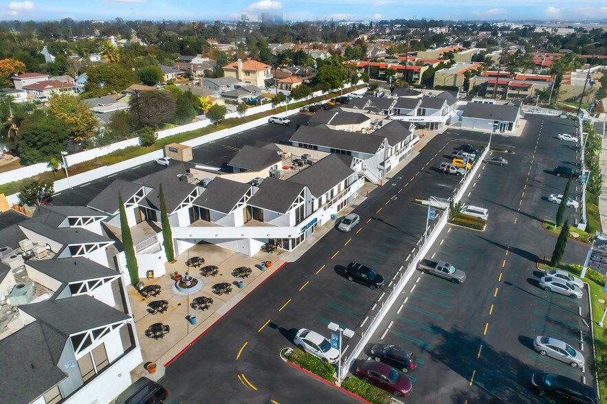 More Photos Of 2651-2675 Irvine Ave, Costa Mesa Storefront For Lease