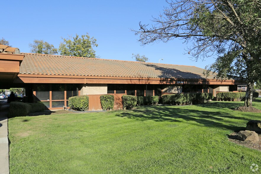 More Photos Of 3002-3028 Beacon Blvd, West Sacramento Medical For Lease