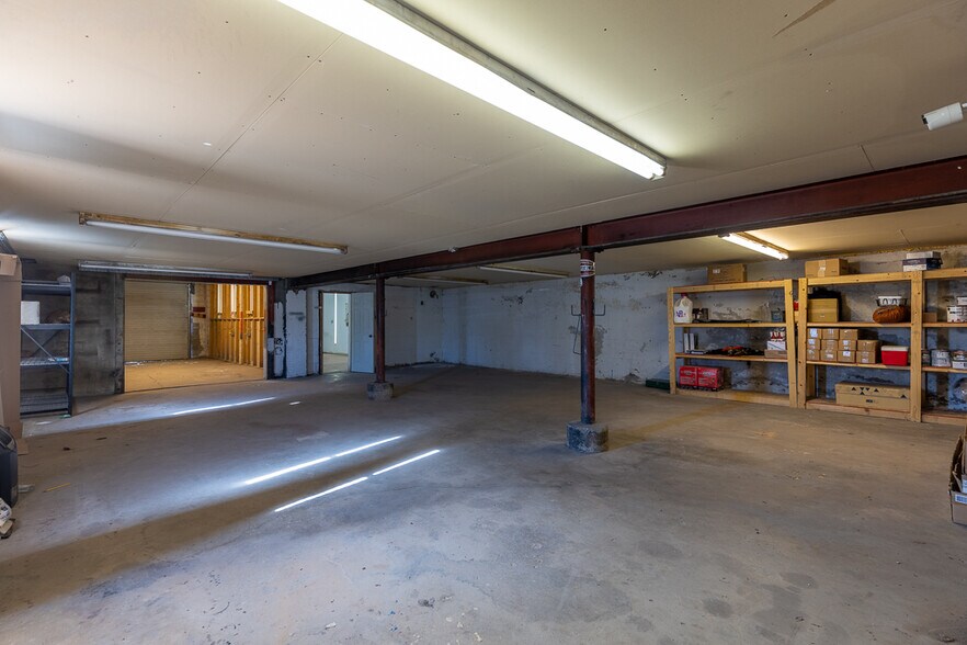 More Photos Of 27 S Broadway, Cortez Flex For Sale