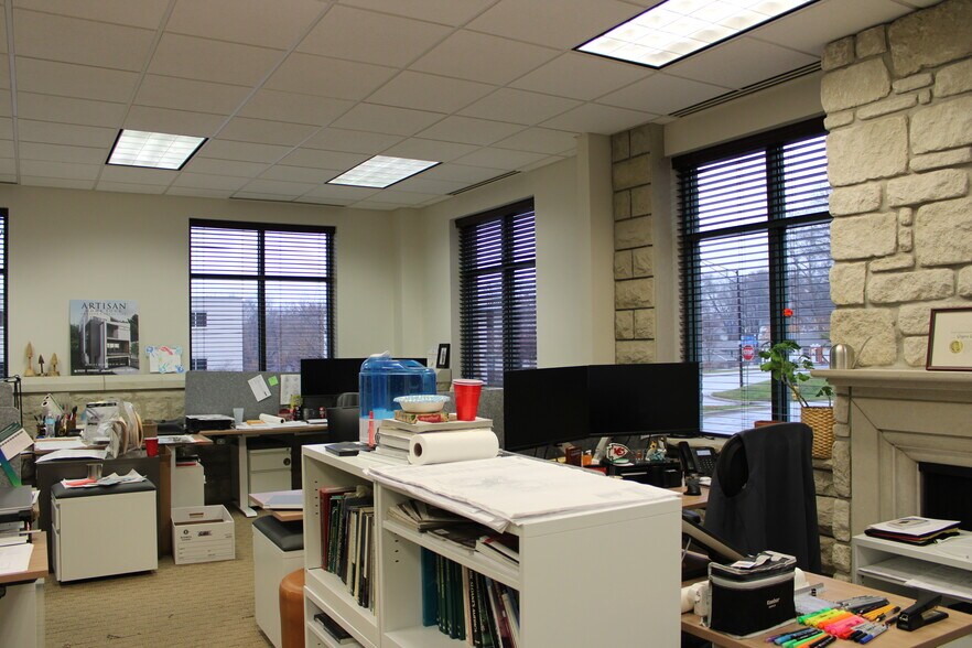 More Photos Of 3515 W 75th St, Prairie Village Office For Lease