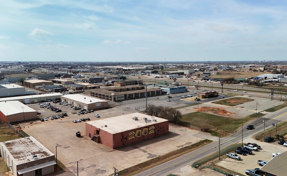 More Photos Of 1508 SE 25th St, Oklahoma City Bar For Sale