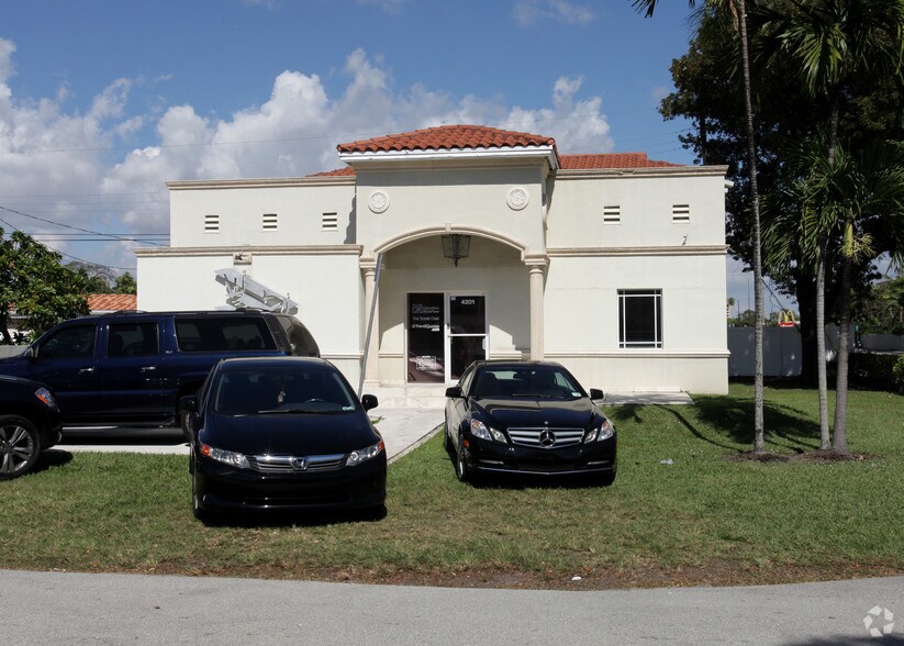 More Photos Of 4201 SW 11th St, Coral Gables Office For Sale