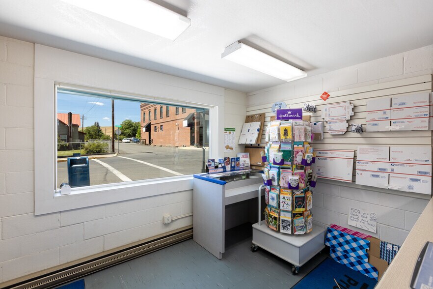 More Photos Of 96 N Main St, Dufur Post Office For Sale