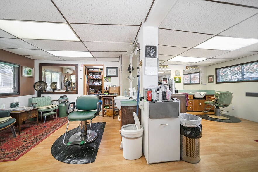 More Photos Of 20363-20379 NW Cedar Ln, Poulsbo General Retail For Sale