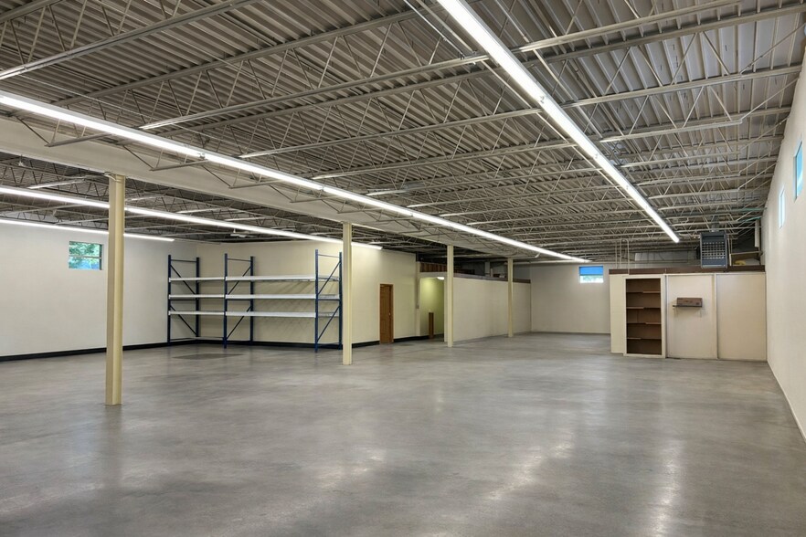 More Photos Of 1018 Cadillac St, Syracuse Light Manufacturing For Lease