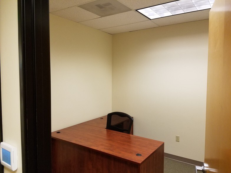 More Photos Of 7200 NE 41st St, Vancouver Office For Lease