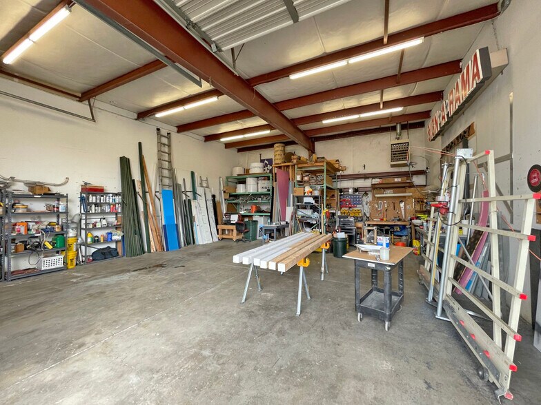 More Photos Of 1600 E Mulberry St, Fort Collins Showroom For Lease
